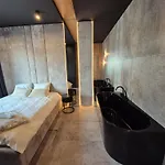 Luksusowy 8 Z Jacuzzi Appartement *